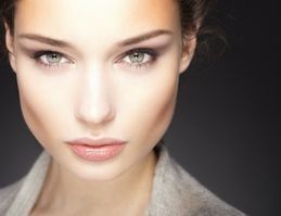 Lippenunterspritzung mit Hyaluron | Dr. Schuhmann
