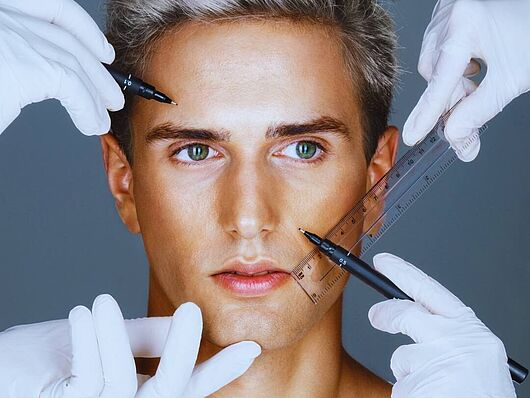 aesthetische_chirurgie_fuer_den_mann__dr._karl_schuhmann.jpg