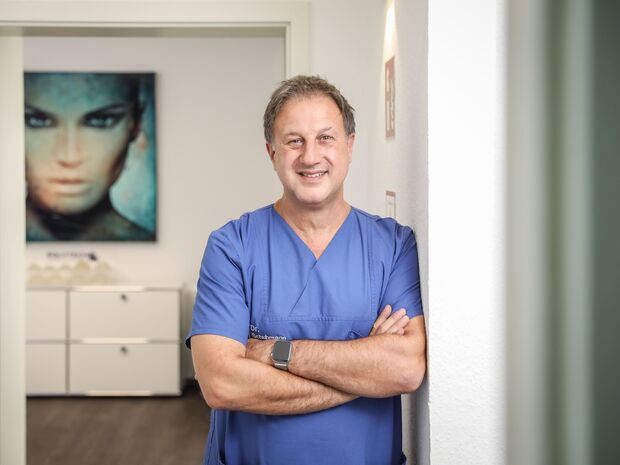 Haartransplantation Düsseldorf | Plastische Chirurgie Dr. Schuhmann