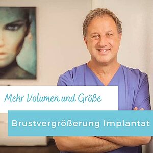 Dr. Schuhmann im blauen Kasak in seiner Praxis in Düsseldorf